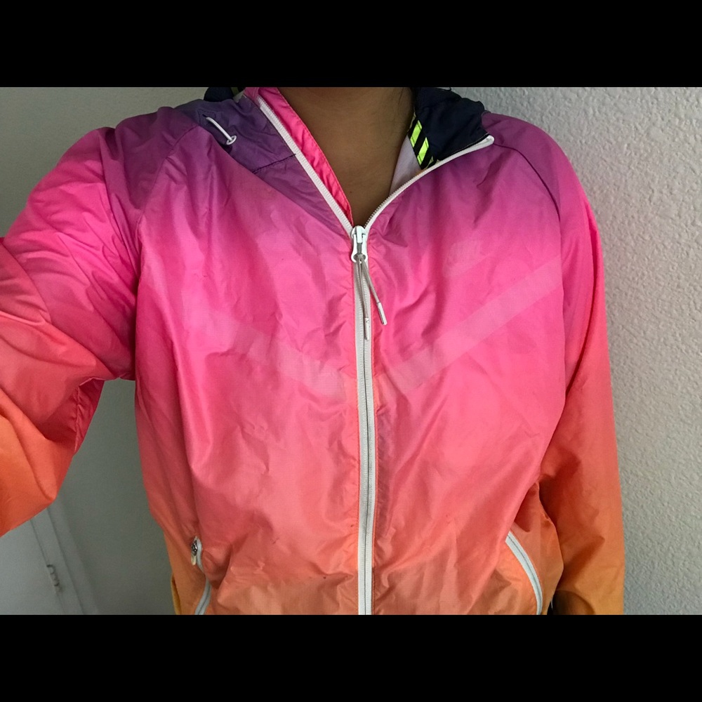 Nike wind breaker jacket